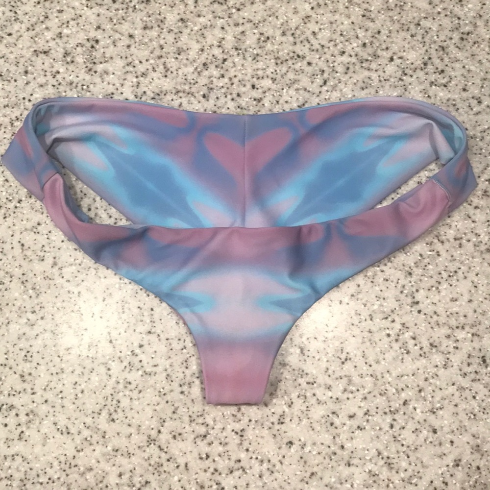 Moana bottoms like new!